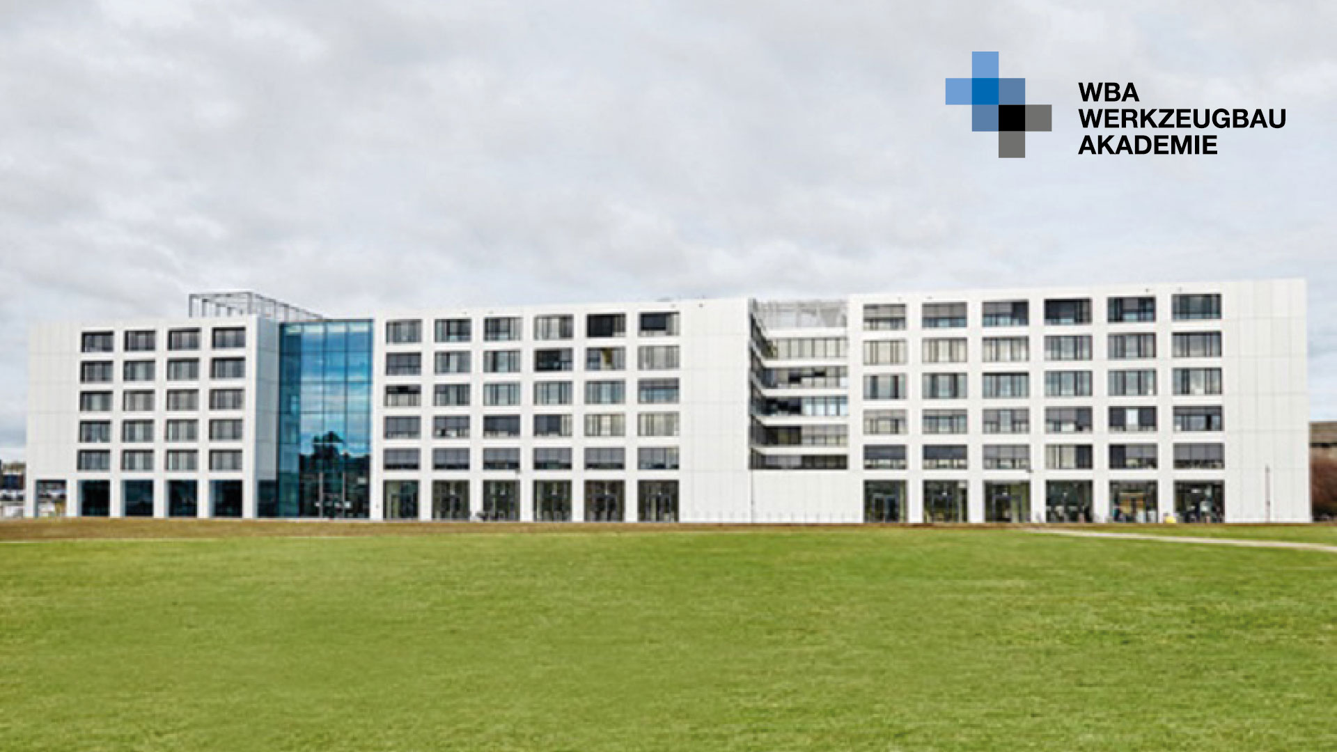 Eine Außenansicht der Werkzeugbau Akademie (WBA) in Aachen/Deutschland.