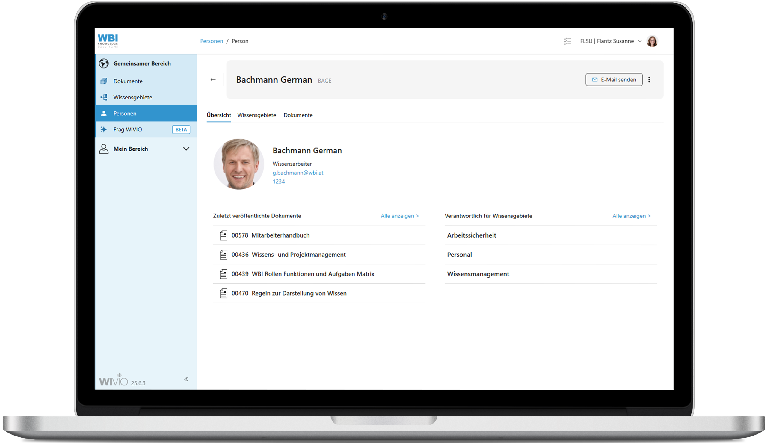 Das Bild zeigt die Benutzeroberfläche des Wissensmanagement-Tools WIVIO. Gezeigt wird die Personen-Seite eines fiktiven Mitarbeiters namens Germann. Auf seiner Übersicht-Seite ist gleich ersichtlich, dass er sowohl Wissensdokumente in WIVIO veröffentlicht hat, als auch mehrere Wissensgebiete verantwortet.